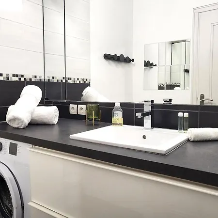 Apartman Fac 4 - Tram Au Pied L'immeuble- Parking Free